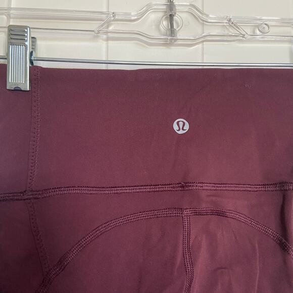 Lululemon Cassis Berry Wine Leggings Crops Size 4 - Picture 7 of 7